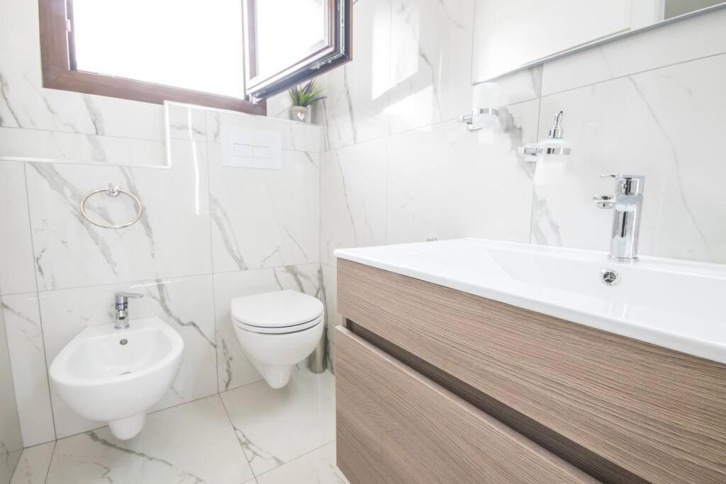 White Bike Rooms 西尼斯科拉 外观 照片